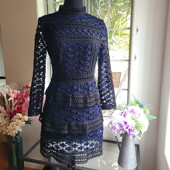 🍒EUC🍒 STAR LACE MINI DRESS - Picture 6 of 12